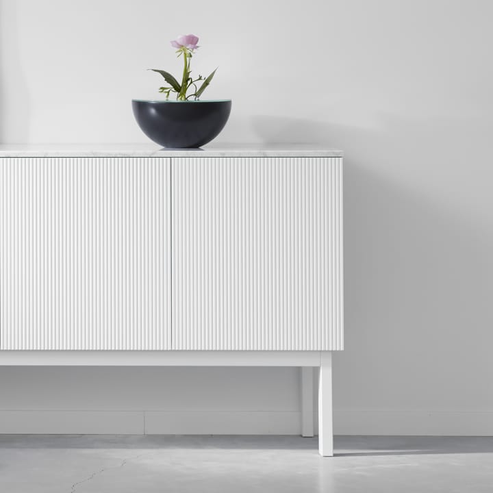 Credenza Beam, grigio chiaro, struttura grigio chiaro, ripiano in marmo di Carrara A2