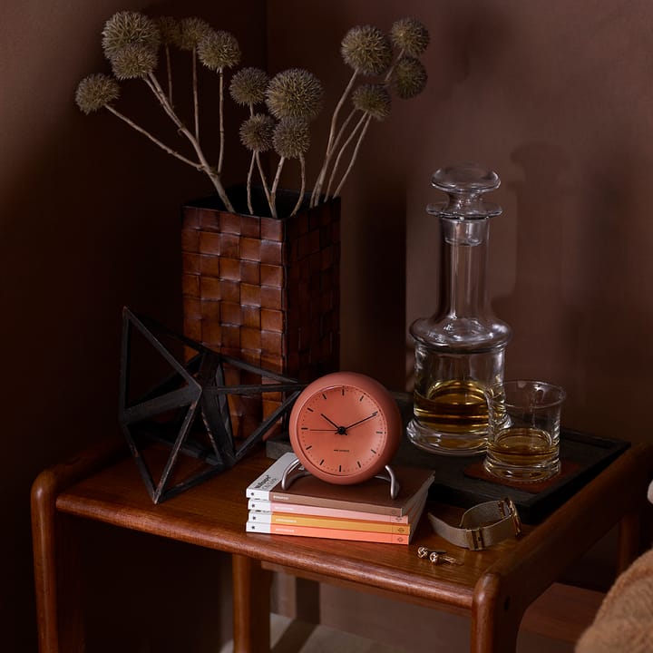 Orologio da tavolo AJ City Hall, pale orange Arne Jacobsen Clocks