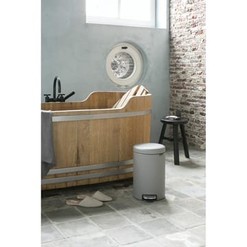 Pattumiera a pedale New Icon da 12 litri - Mineral concrete grey - Brabantia