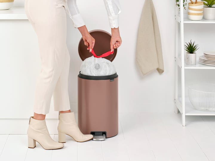 Pattumiera a pedale New Icon da 20 litri, Satin Taupe Brabantia