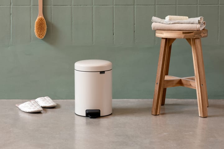 Pattumiera a pedale New Icon da 3 litri, Soft beige Brabantia