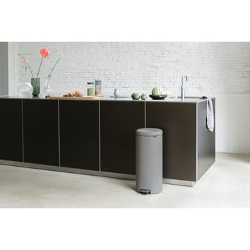 Pattumiera a pedale New Icon da 30 litri - Mineral concrete grey - Brabantia