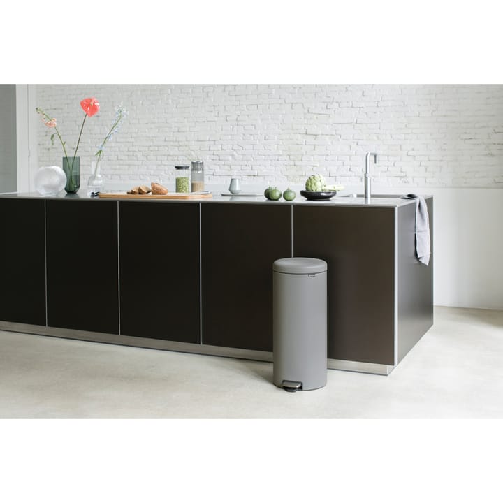 Pattumiera a pedale New Icon da 30 litri, Mineral concrete grey Brabantia