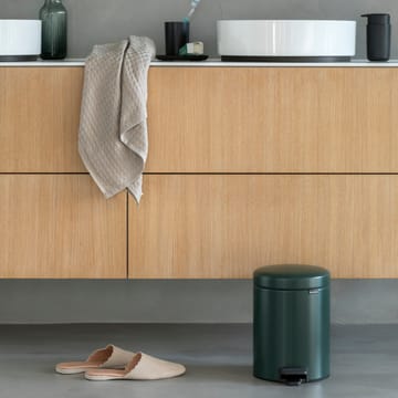 Pattumiera a pedale New Icon da 5 litri - pine green - Brabantia