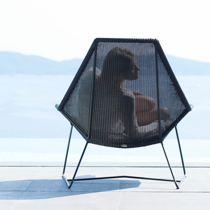 Poltrona lounge Breeze con schienale alto intrecciata, Nero Cane-line