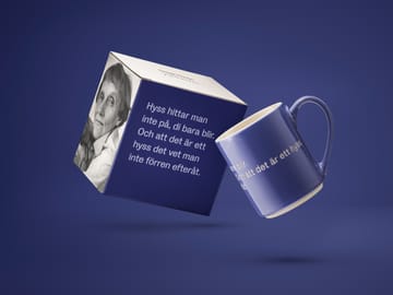 Tazza Astrid Lindgren, "S'not something you plan" - blu-svedese - Design House Stockholm