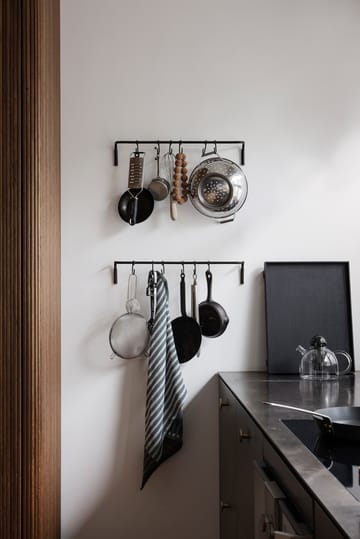 Asta da cucina con 6 ganci - Nero-ottone - ferm LIVING