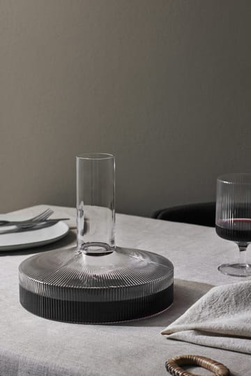 Caraffa da vino Ripple - Grigio affumicato - ferm LIVING