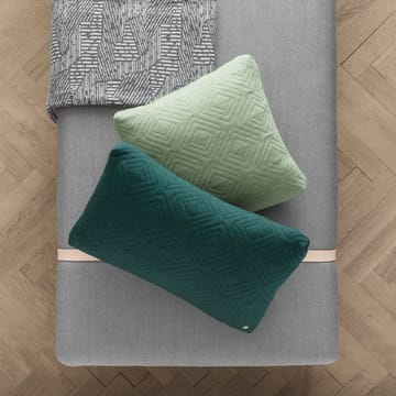 Divano Turn - Stoffa fiord by kvadrat tableaux, supporto nero - ferm LIVING