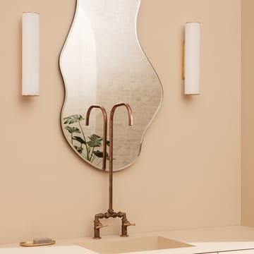 Lampada da muro Vuelta 40 cm - Bianco - ottone - ferm LIVING