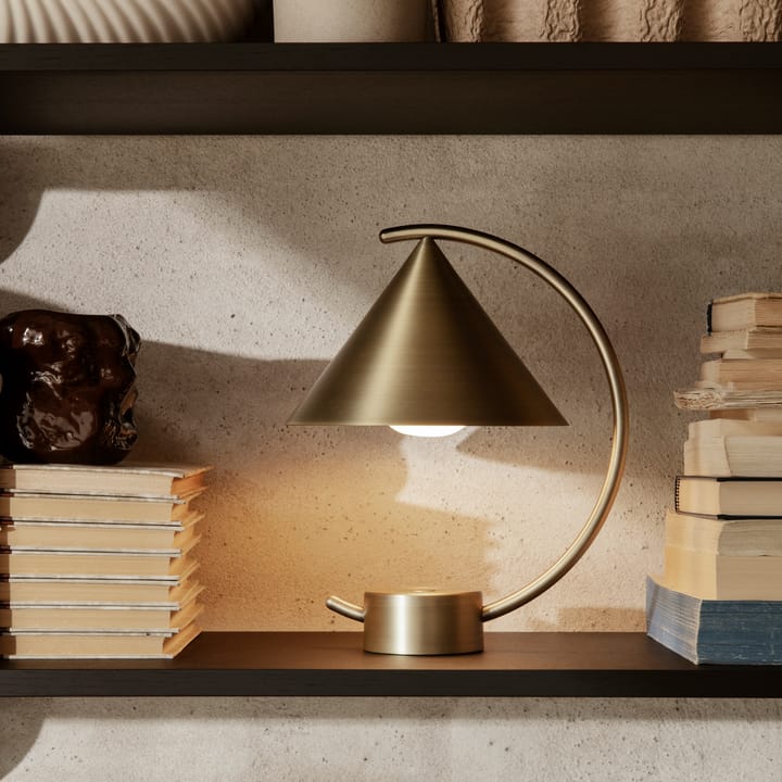 Lampada da tavolo Meridian, ottone ferm LIVING