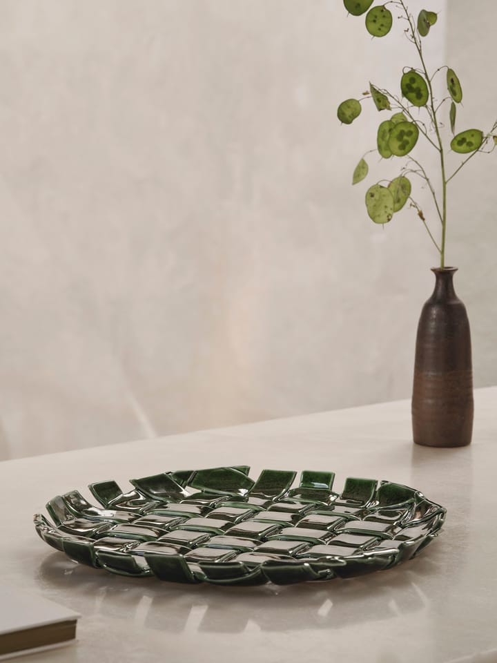 Piattino Plait Ø30 cm - Emerald green - ferm LIVING