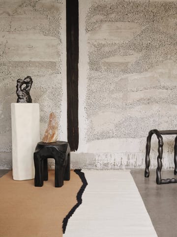 Tappeto Soil Kelim - Dark sand-off white, 140x200 cm - ferm LIVING