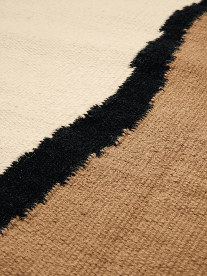 Tappeto Soil Kelim - Dark sand-off white, 170x240 cm - ferm LIVING