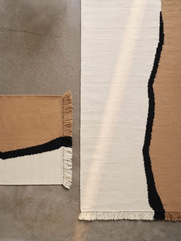 Tappeto Soil Kelim - Dark sand-off white, 170x240 cm - ferm LIVING