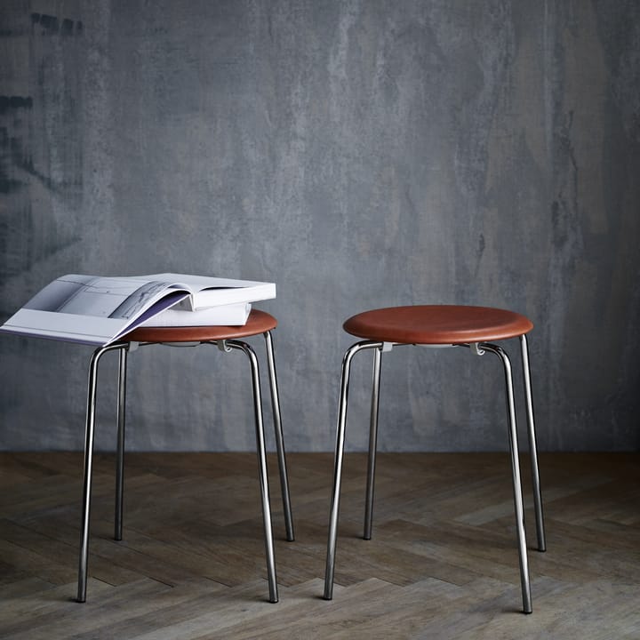 Sgabello Dot in pelle, Noce Fritz Hansen