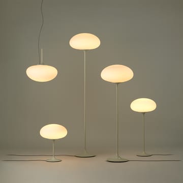 Lampada da pavimento Stemlite - pebble grey, alt. 110 cm - GUBI