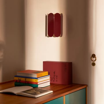 Lampada da parete Arcs Sconce - Auburn red - HAY