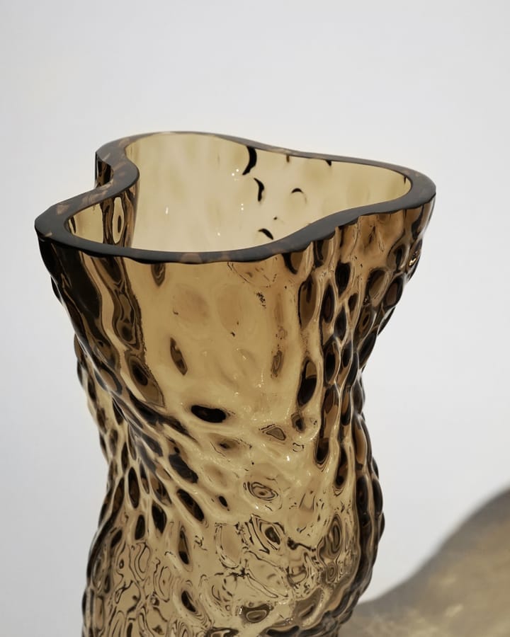 Vaso in vetro Ostrea Rock 30 cm, Vetro fumé Hein Studio