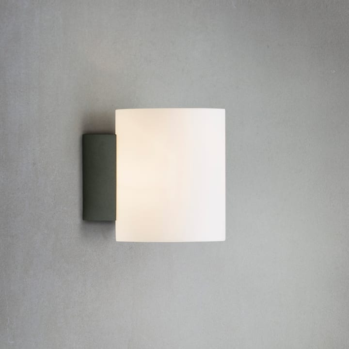 Lampada da parete piccola Evoke, grigio antracite-vetro bianco  Herstal