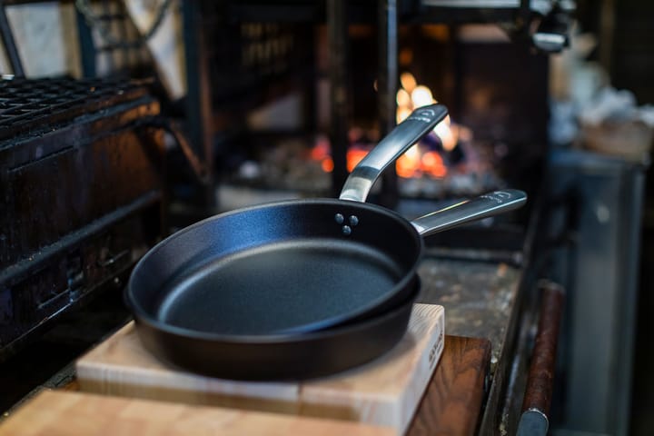 Padella in acciaio al carbonio Kockums con manico ergonomico, Ø30 cm Kockums Jernverk