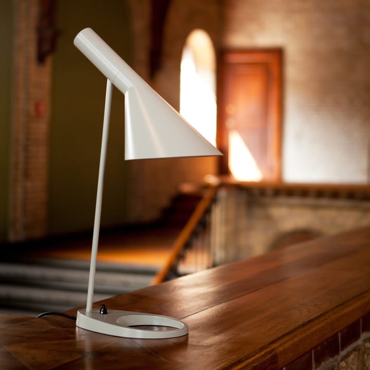 Lampada da tavolo AJ, Bianco Louis Poulsen