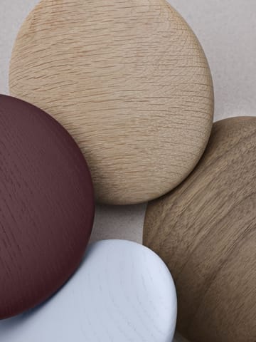 Gancio da parete Dots wood dark stained brown in legno  - Ø6,5 cm - Muuto