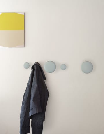 Gancio da parete Dots wood sage green in legno - Ø13 cm - Muuto