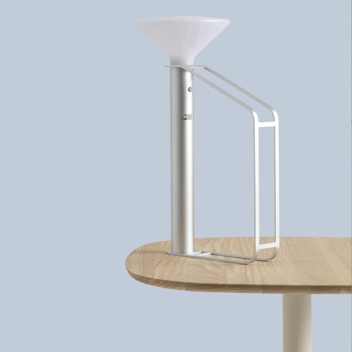 Lampada da tavolo Piton Portable, alluminio Muuto