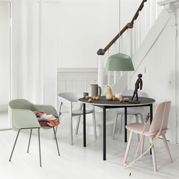 Sedia con braccioli Fiber Chair - Verde polvere, verde (plastica) - Muuto