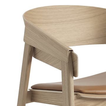 Sedia da salotto Cover - Pelle lavorata con metodo Refine, cognac-rovere - Muuto