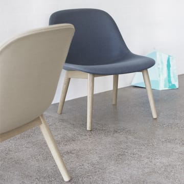 Sedia Fiber Lounge con gambe in rovere - Divina 154 - Muuto