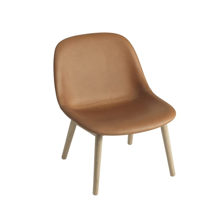 Sedia Fiber Lounge con gambe in rovere - Pelle lavorata con metodo Refine, cognac - Muuto