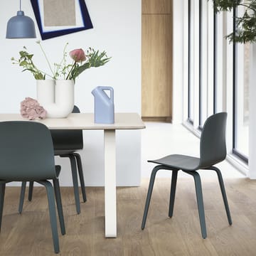 Sedia Visu con base in legno - Verde scuro - Muuto