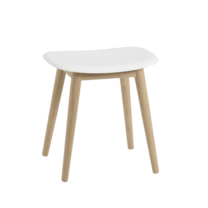 Sgabello Fiber - bianco naturale, gambe in rovere - Muuto