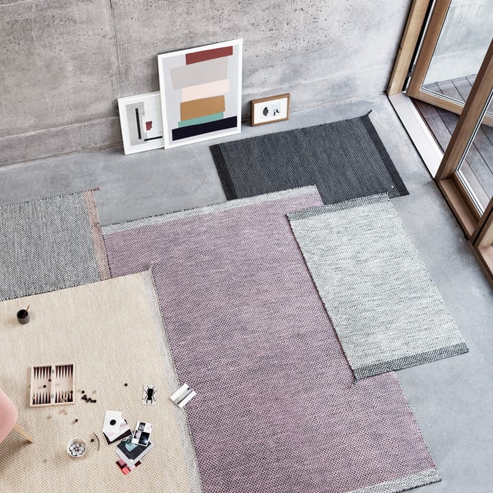 Tappeto Ply 270x360 cm, Grigio scuro Muuto