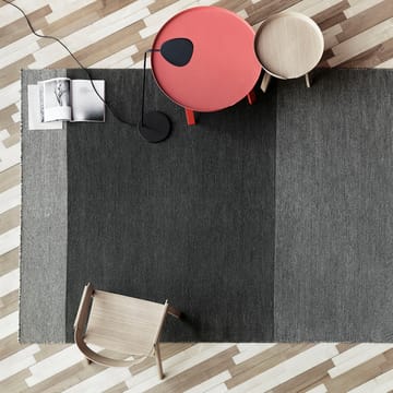 Tappeto Varjo 170x240 cm - grigio scuro - Muuto