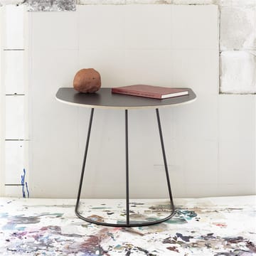 Tavolo da divano di mezza dimensione Airy - Nero - Muuto