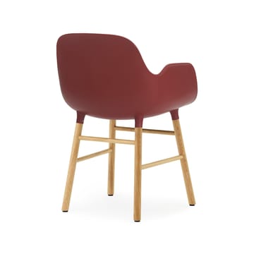 Sedia con braccioli Form - rosso, gambe in rovere - Normann Copenhagen