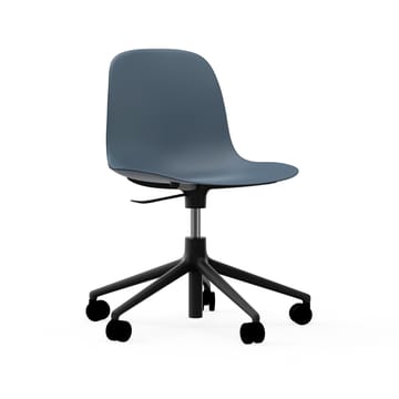 Sedia da ufficio girevole Form 5W - blu, alluminio nero, ruote - Normann Copenhagen