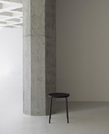 Sgabello Circa, 45 cm - Alluminio nero - Normann Copenhagen