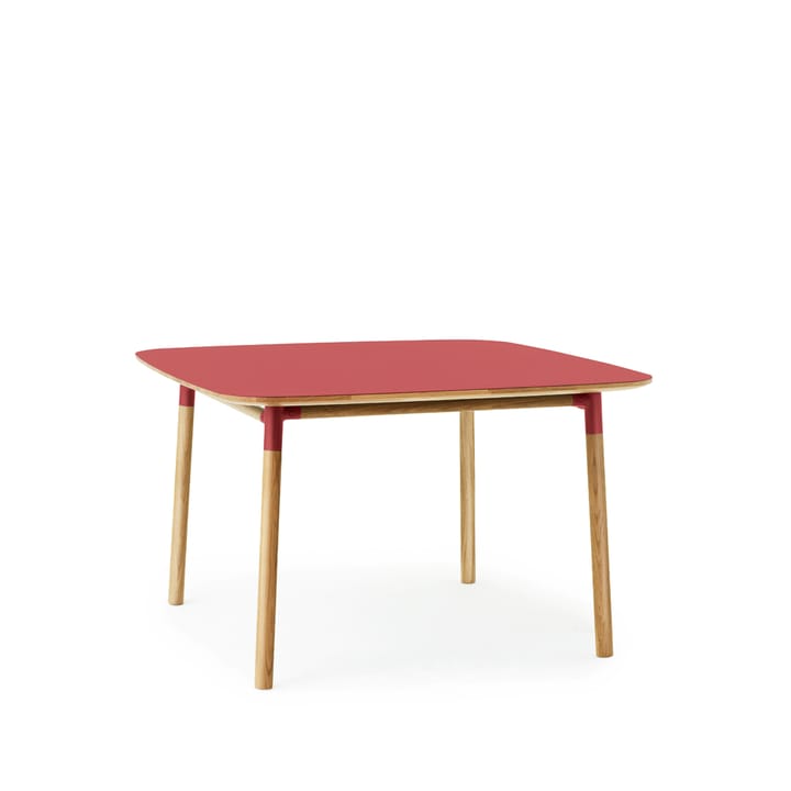 Tavolo da pranzo Form 120x120 cm - rosso, gambe in rovere - Normann Copenhagen