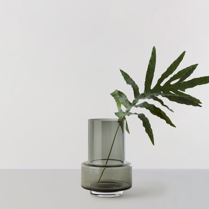 Vaso Hurricane nr. 26, Smoked grey Ro Collection