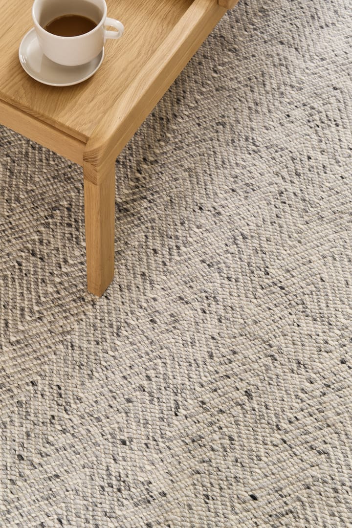 Tappeto in lana Furrow bianco naturale/grigio, 170x240 cm Scandi Living