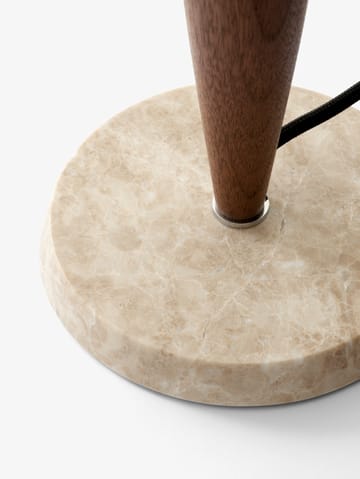 Lampada da tavolo Herman SHY3 - walnut & cream marble, cavo in tessuto - &Tradition