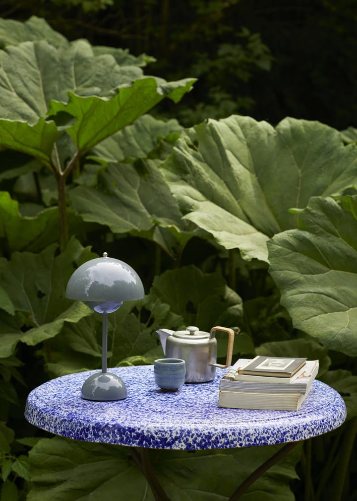 Lampada da tavolo portatile Flowerpot VP9, Stone blue &Tradition