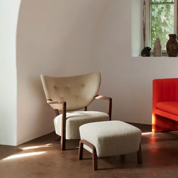 Poggiapiedi Wulff ATD3 - Pelle di pecora moonlight, gambe in rovere oliato bianco - &Tradition