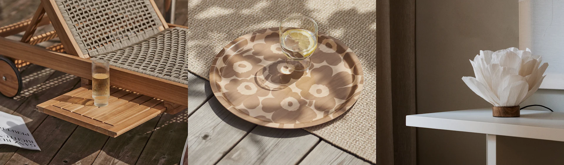 Tre pannelli. Sinistra: Sdraio intrecciata, bicchiere, rivista. Centro: Vassoio floreale con bevanda. Destra: Lampada bianca a forma di fiore.